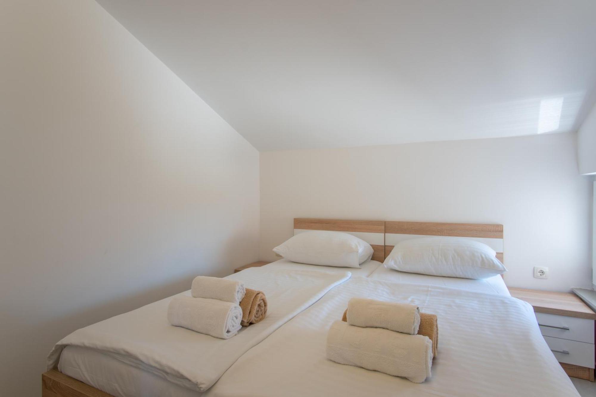 Luna Apartment Novalja